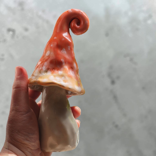 Nagy narancssárga kerámia gomba kézzel készült,fagyálló kivitel