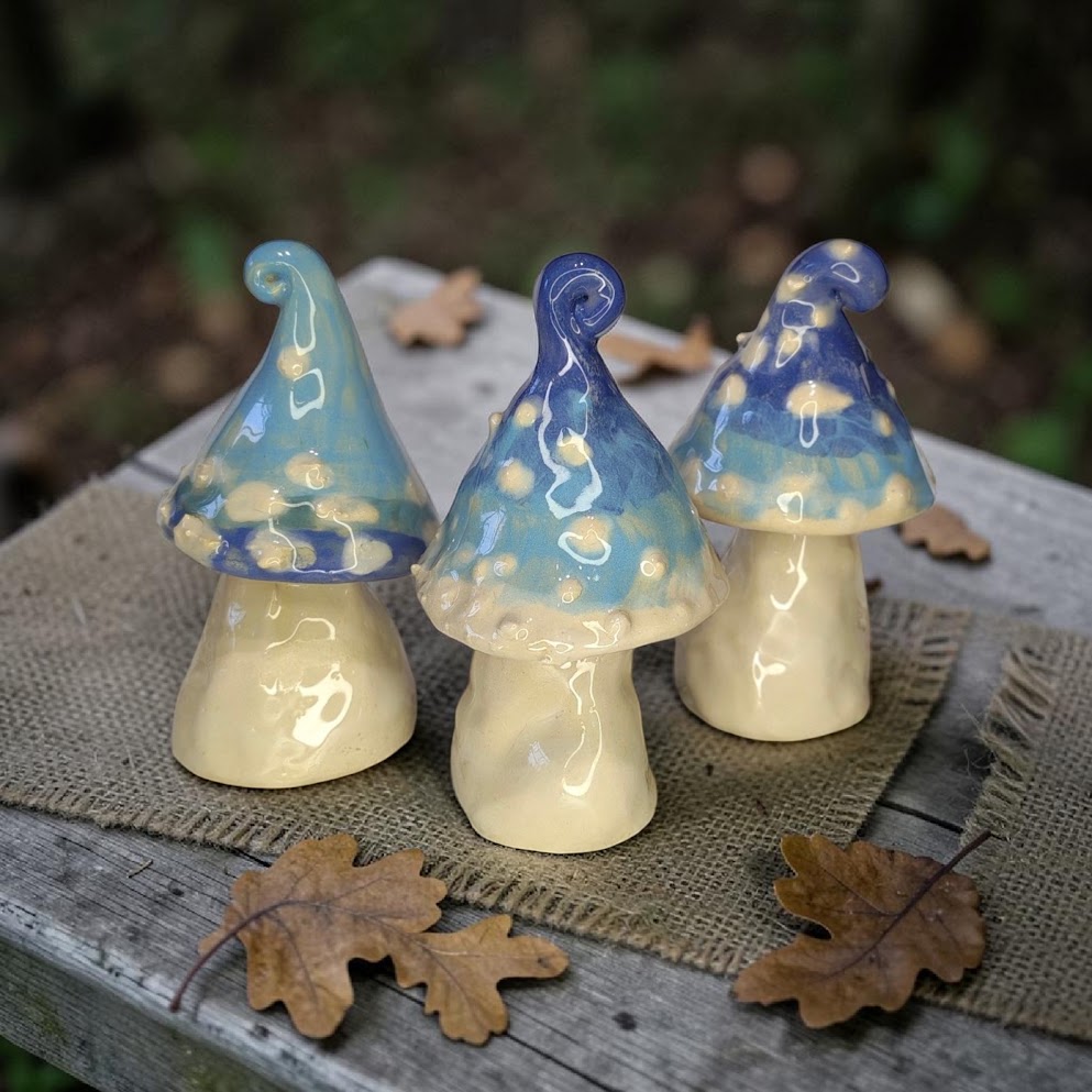 Mesebeli kék kis gomba 10 cm - Image 2
